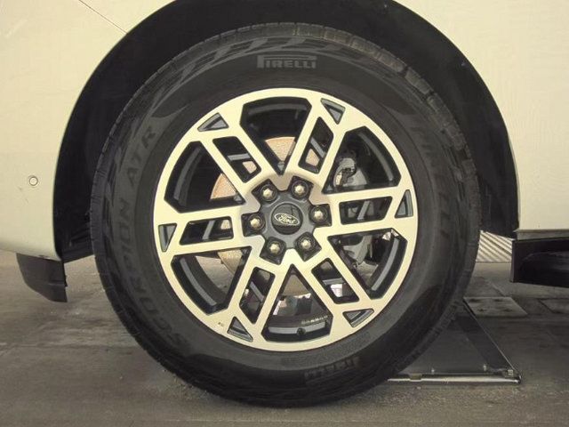 Used 2025 Ford Expedition Active AWD/4WD image 9