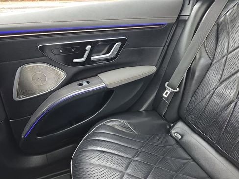Used 2024 Mercedes-Benz EQS 580 4MATIC Sedan image 43