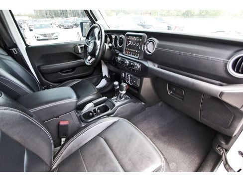Used 2022 Jeep Gladiator Overland w/ Popular Equipment Package AWD/4WD image 27