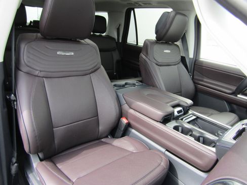 New 2026 Ford Expedition Max Platinum w/ Platinum Ultimate Package image 9