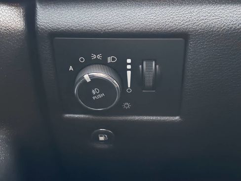 Used 2019 Jeep Grand Cherokee Limited image 27