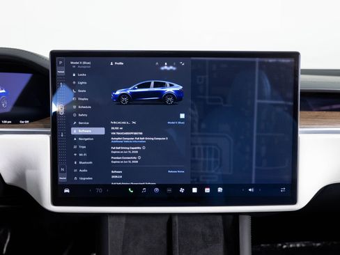 Used 2023 Tesla Model X image 39