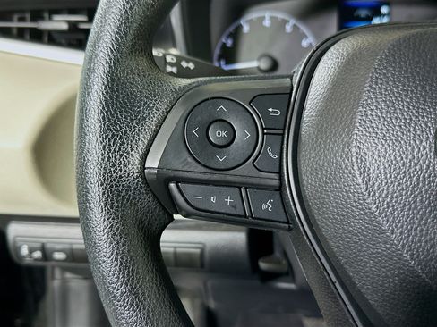 Used 2025 Toyota Corolla LE FWD image 16