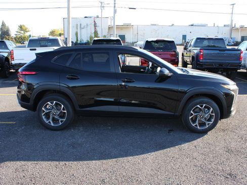 New 2025 Chevrolet Trax LT w/ LT Convenience Package image 4