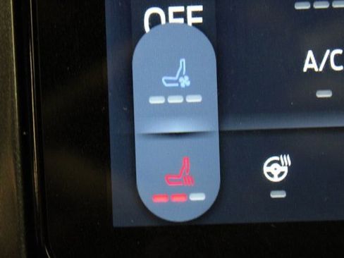 Certified 2023 Ford Expedition Limited image 2