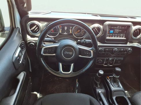 Used 2020 Jeep Wrangler Unlimited Sahara AWD/4WD image 7