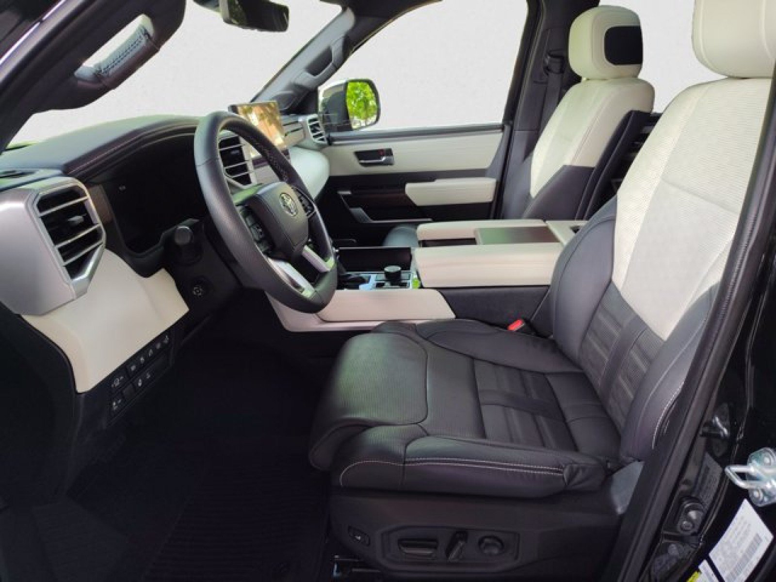 Used 2024 Toyota Sequoia Capstone AWD/4WD image 10