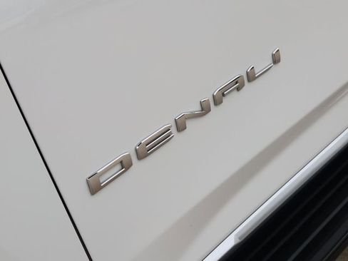 Used 2025 GMC Yukon Denali AWD/4WD image 11