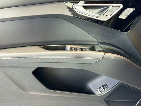 Used 2024 Audi Q4 e-tron Premium w/ Convenience Package image 16