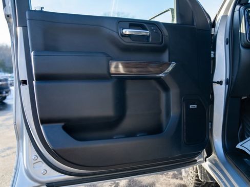 Used 2020 Chevrolet Silverado 1500 LT Trail Boss image 19