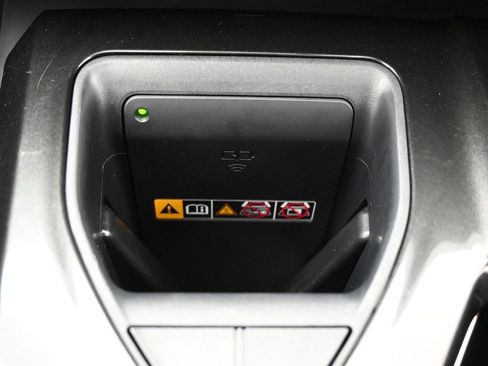 Certified 2025 Toyota Crown Signia image 28