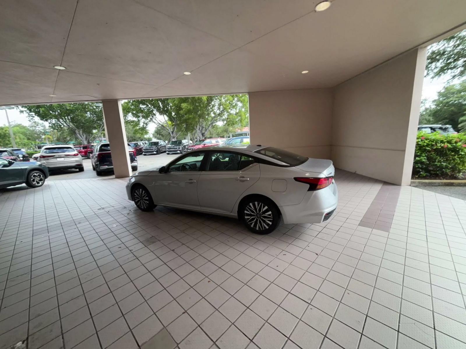 Used 2026 Nissan Altima 2.5 SV FWD image 9