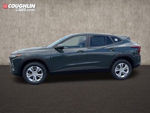 New 2026 Chevrolet Trax LS image 2