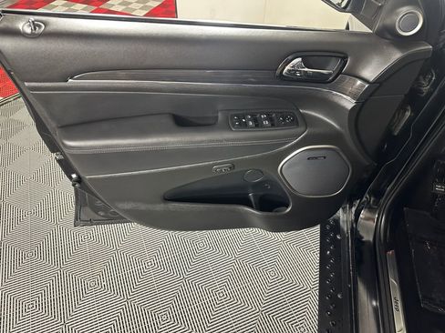 Used 2020 Jeep Grand Cherokee Overland image 24