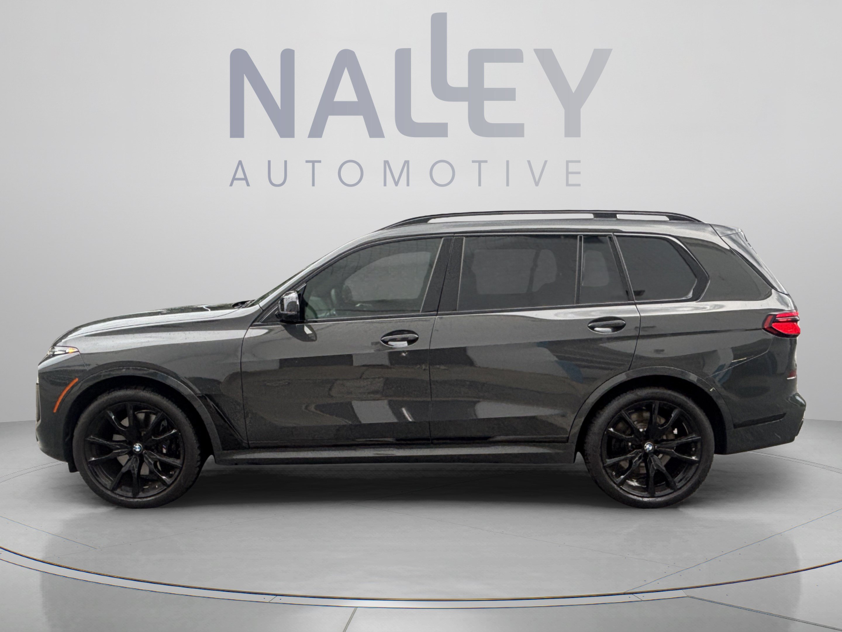 Used 2026 BMW X7 M60i w/ Executive Package AWD/4WD image 2