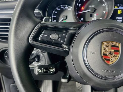 Used 2024 Porsche Macan AWD/4WD image 17