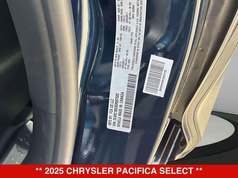 New 2025 Chrysler Pacifica Select FWD image 25