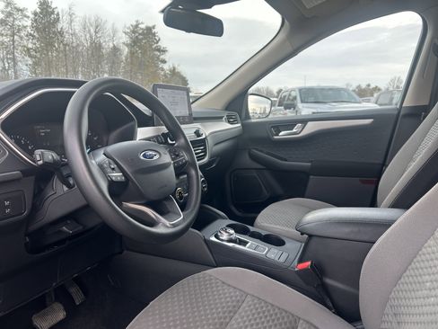 Used 2020 Ford Escape SE image 11
