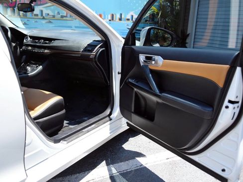 Used 2015 Lexus CT 200h FWD image 40