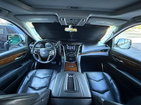 Used 2018 Cadillac Escalade Premium Luxury image 51