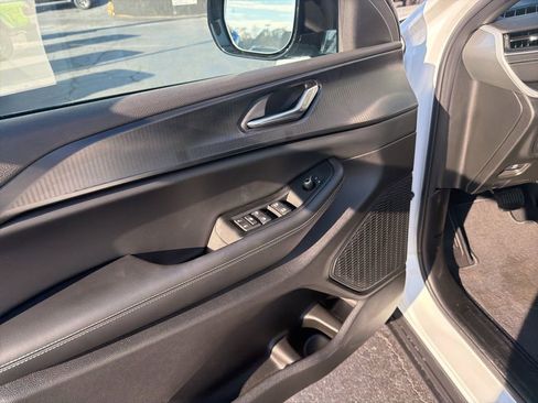 New 2025 Jeep Grand Cherokee Altitude image 27