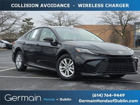 Used 2025 Toyota Camry LE image 1