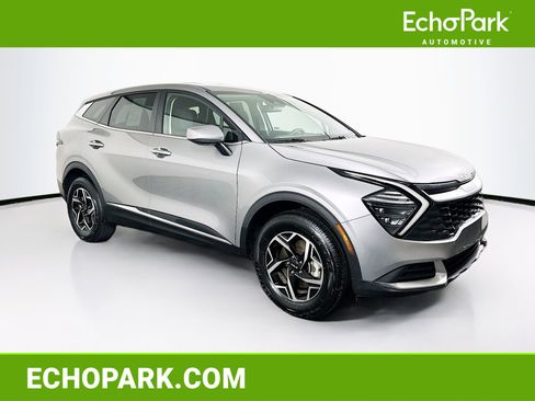 Used 2025 Kia Sportage LX image 1