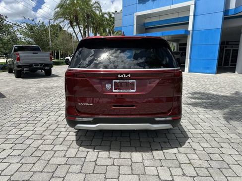 Used 2024 Kia Carnival LX FWD image 39