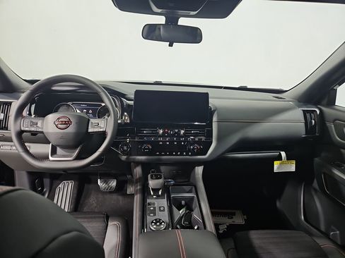 New 2026 Nissan Pathfinder SV image 13