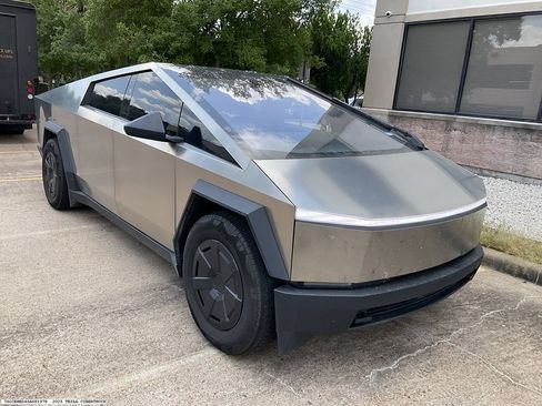 Used 2025 Tesla Cybertruck AWD Crew Cab image 5