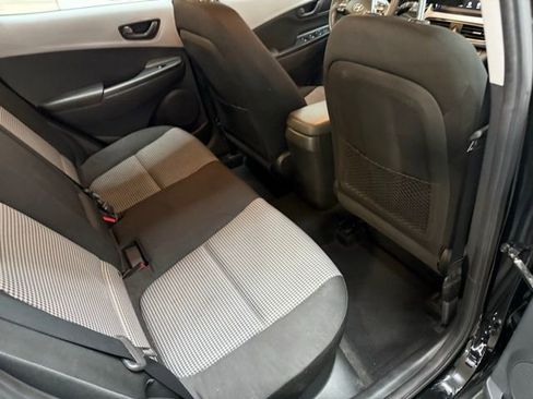 Used 2021 Hyundai Kona SE image 38