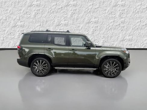 New 2026 Lexus GX 550 w/ Accessory Package (2T) AWD/4WD image 2