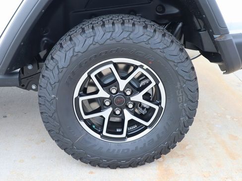 New 2025 Jeep Wrangler Unlimited Rubicon image 17