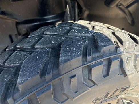 Used 2022 Jeep Gladiator Sport image 32