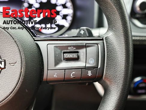 Used 2023 Nissan Rogue SV AWD/4WD image 15