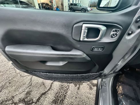 Used 2020 Jeep Wrangler Unlimited Rubicon w/ Dual Top Group image 15