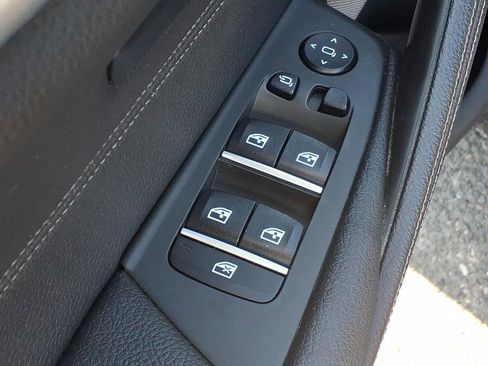 Used 2021 BMW 530i xDrive w/ Premium Package image 12