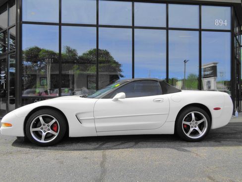 Used 2001 Chevrolet Corvette Convertible w/ Preferred Equipment Group2 RWD image 13