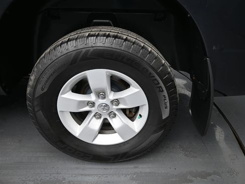 Used 2019 RAM 1500 Express image 20