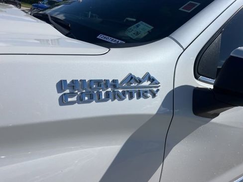 Used 2020 Chevrolet Silverado 1500 High Country w/ Technology Package image 4