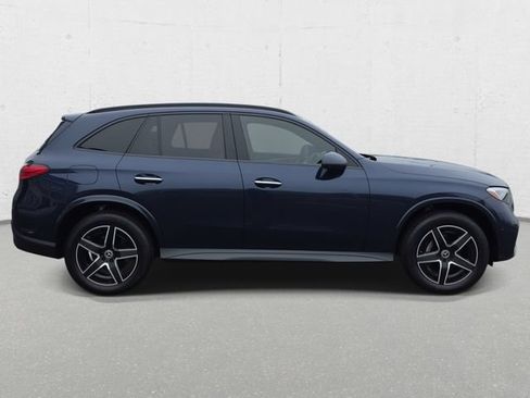 Used 2023 Mercedes-Benz GLC 300 4MATIC image 4