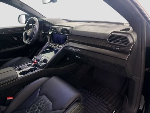 Used 2024 Lamborghini Urus Performante AWD/4WD image 31