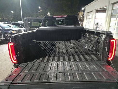 Used 2021 GMC Sierra 2500 Denali w/ Denali Black Diamond Edition image 12