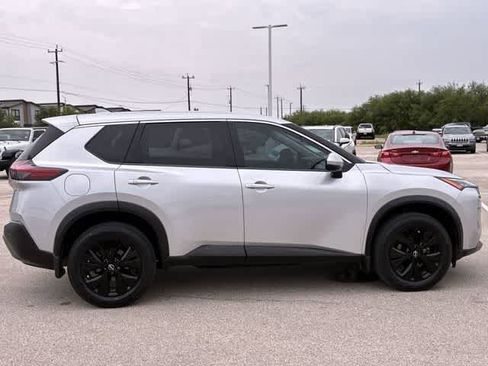 Used 2023 Nissan Rogue SV FWD image 7