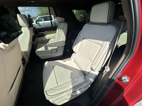 New 2026 GMC Yukon Denali w/ Denali Reserve Package image 25