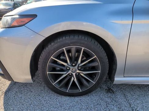 Used 2022 Toyota Camry SE image 8
