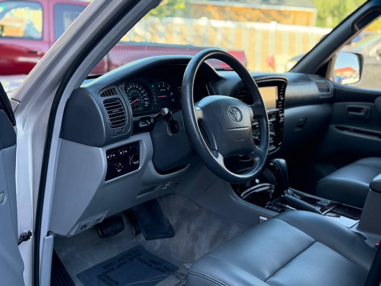 Used 1999 Toyota Land Cruiser w/ Leather Trim Pkg AWD/4WD image 5