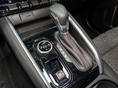 Used 2023 Chevrolet Colorado Z71 w/ Advanced Trailering Package image 22