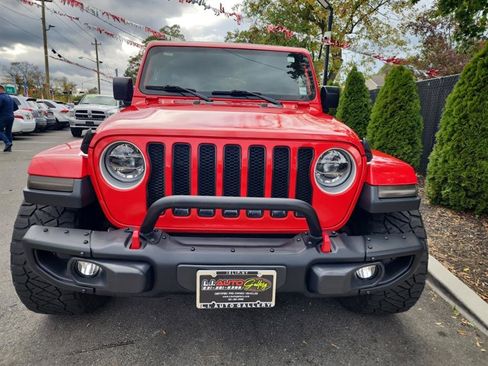 Used 2019 Jeep Wrangler Unlimited Sahara AWD/4WD image 5