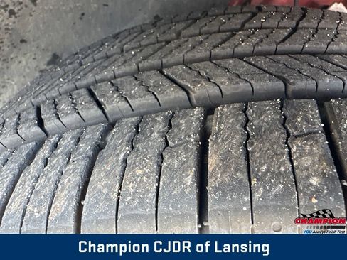 Used 2017 Ford Escape SE w/ Equipment Group 201A FWD image 34